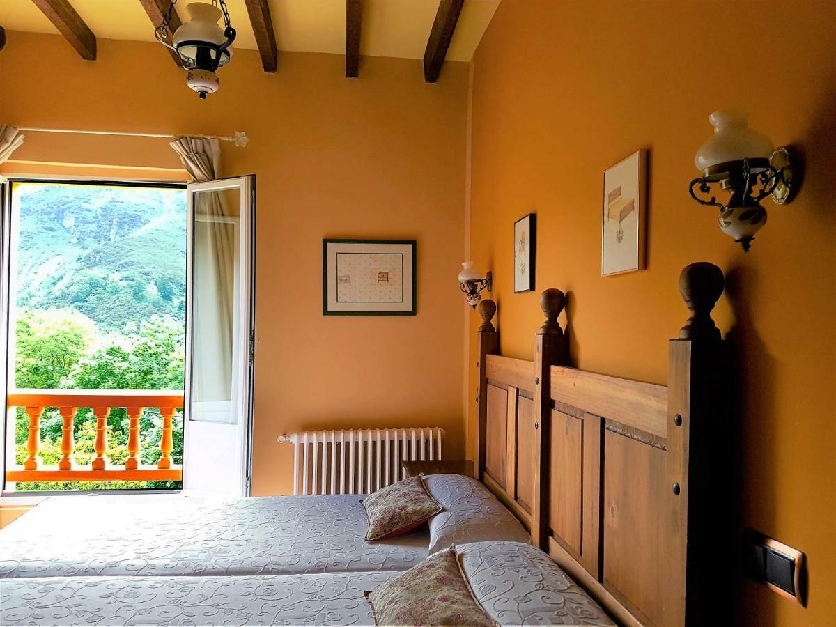 Penzion La Casona De Sames Exteriér fotografie