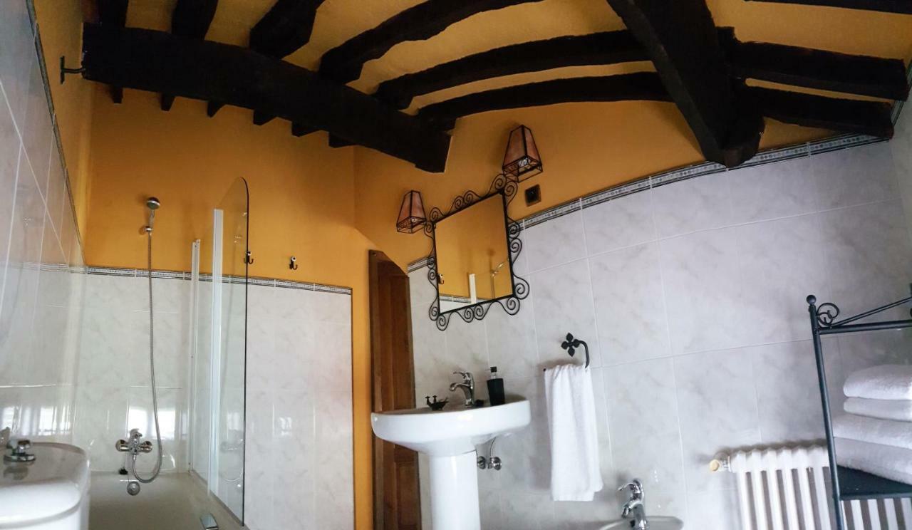 Penzion La Casona De Sames Exteriér fotografie